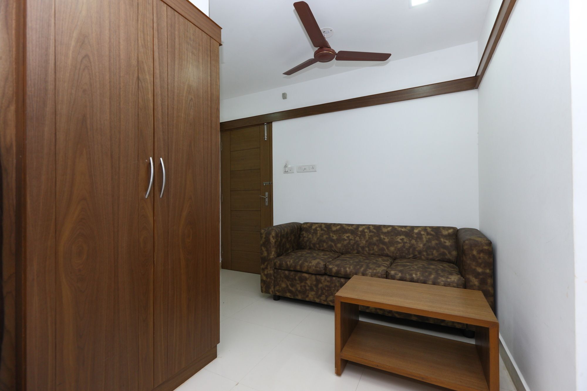 Oyo 6626 Khaleej Residency 2*